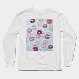 kisses pattern red pink lipstick aesthetic coquette dollette Long Sleeve T-Shirt